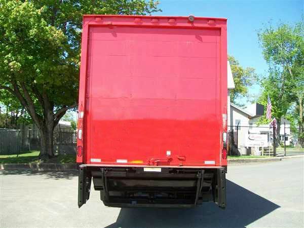 2007 Freightliner M-2 attic box truck I4 Man SE