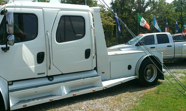 2005 Freightliner M2 106 Unknown