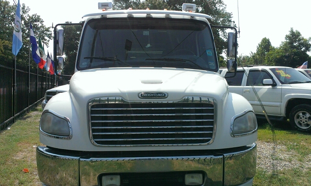 2005 Freightliner M2 106 Unknown