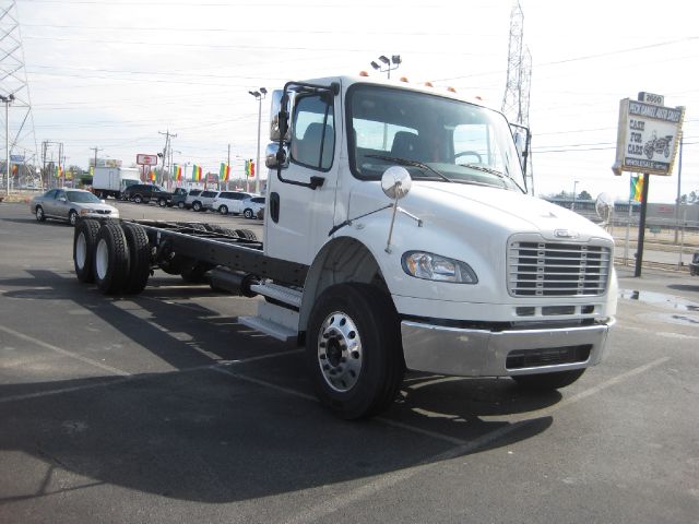 2013 Freightliner M2 Buisness class Unknown