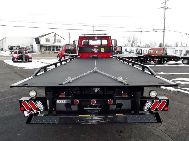 2014 Freightliner M2 Day Cab Premium Packg