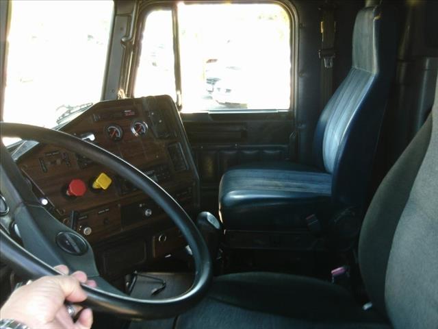 1995 Freightliner conv fld120 truck Unknown