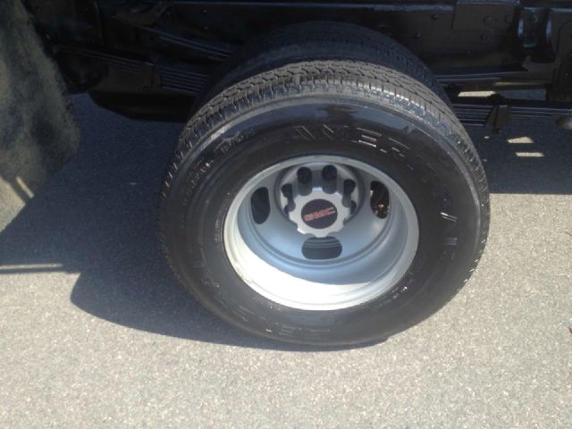 2007 GMC 3500 EX Sedan AUTO