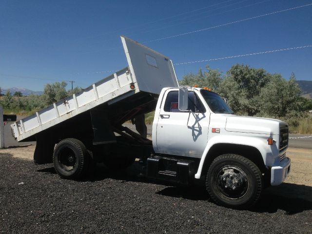 1987 GMC 5000 SE 2WD 5-pass