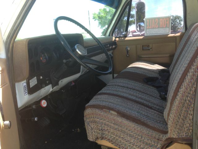 1987 GMC 5000 SE 2WD 5-pass