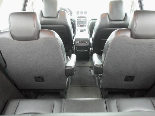 2009 GMC Acadia XLT Lariat 5th Wheel