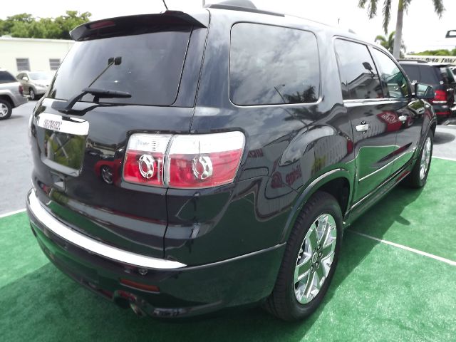 2011 GMC Acadia DSG 2 DOOR