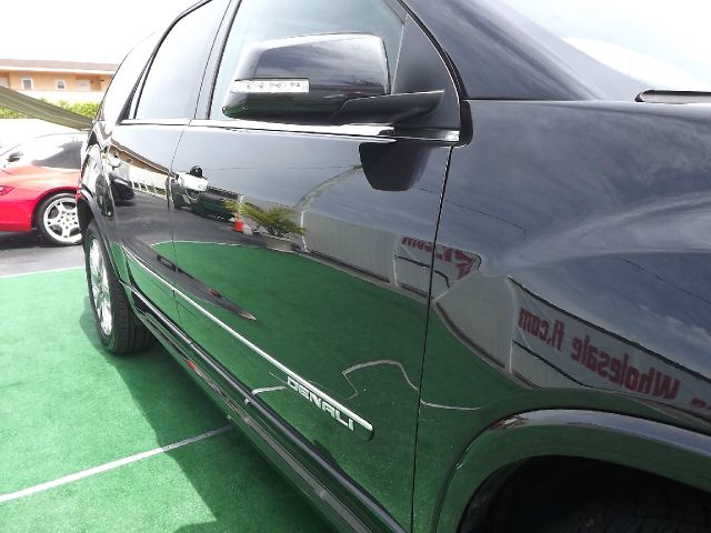 2011 GMC Acadia DSG 2 DOOR