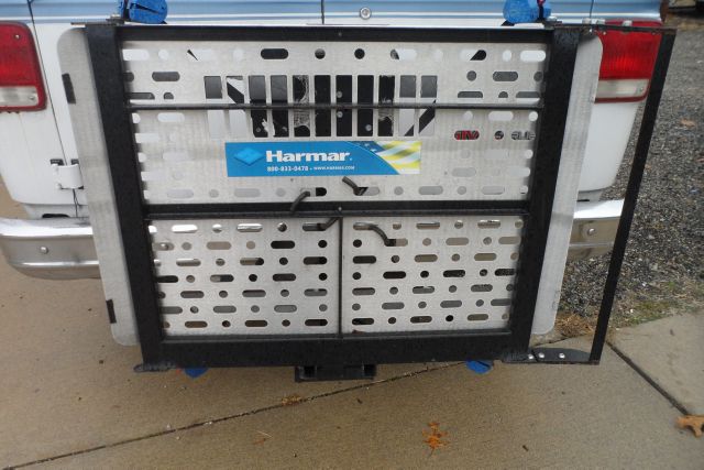 1995 GMC C3500 4dr Sport Sdn Auto RWD