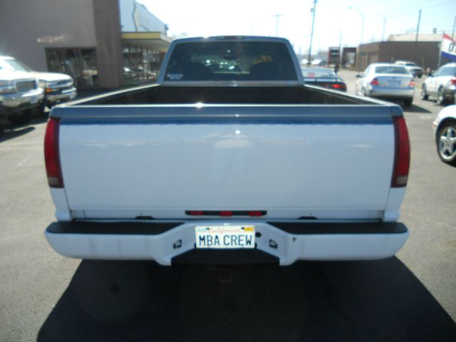 1999 GMC C3500 Signature L Sedan 4D