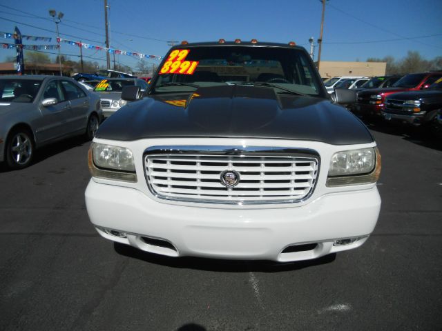 1999 GMC C3500 Signature L Sedan 4D