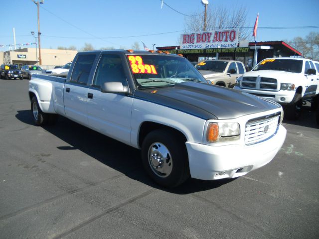 1999 GMC C3500 Signature L Sedan 4D