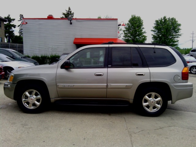 2002 GMC Envoy Wagon SE