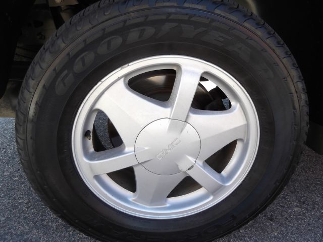 2003 GMC Envoy 4x4 Crew Cab LE