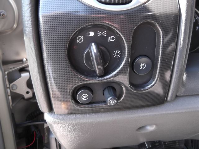 2003 GMC Envoy 4x4 Crew Cab LE