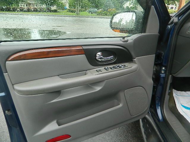 2003 GMC Envoy Wagon SE
