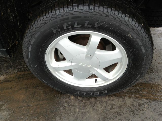 2003 GMC Envoy 4x4 Crew Cab LE