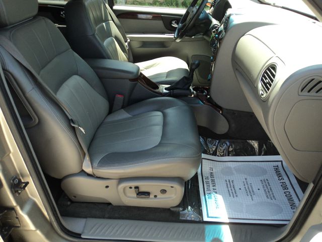 2003 GMC Envoy Wagon SE