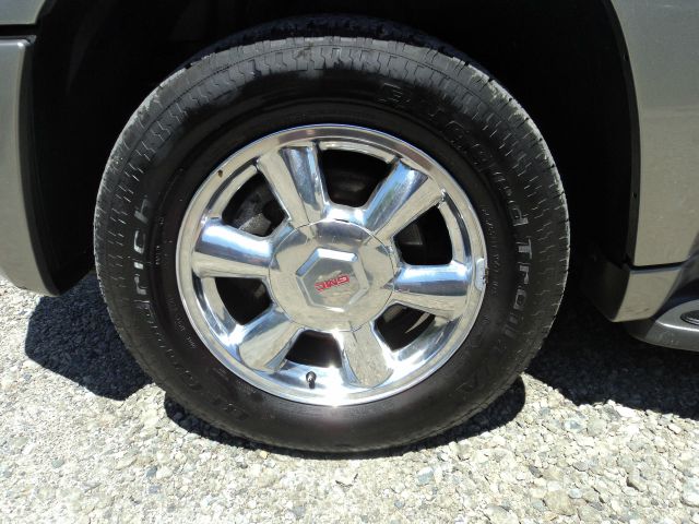 2003 GMC Envoy Wagon SE