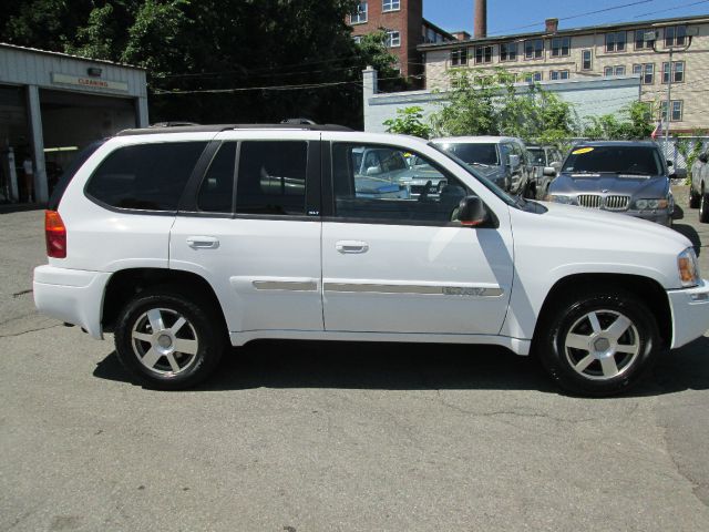2004 GMC Envoy Wagon SE