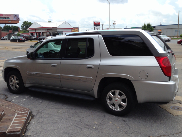 2004 GMC Envoy 4 Dr 2.5 Sedan
