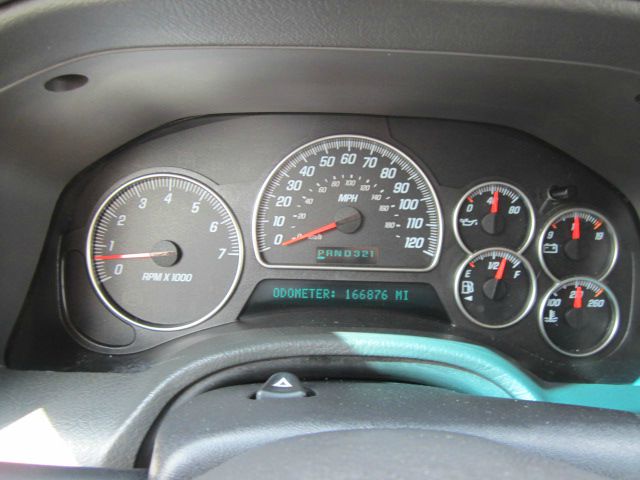 2004 GMC Envoy Wagon SE