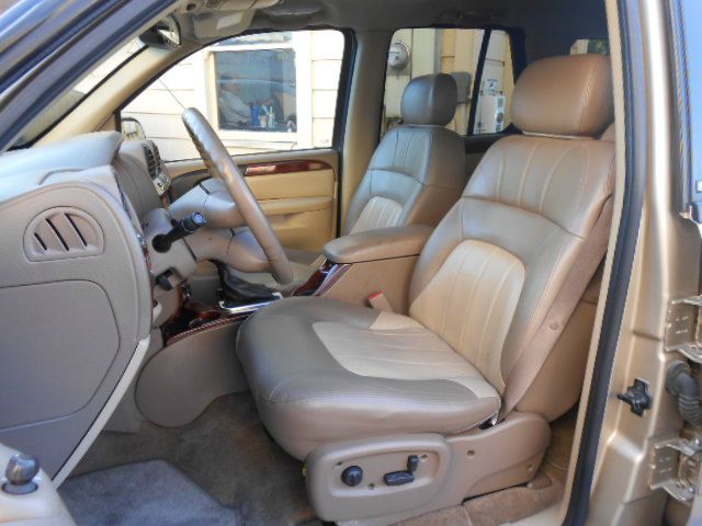 2004 GMC Envoy 4x4 Crew Cab LE