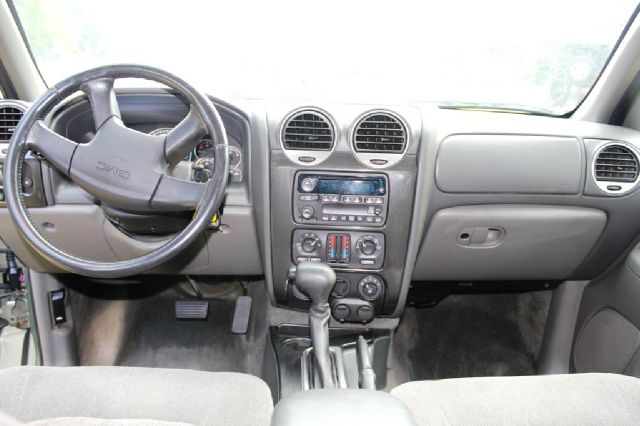 2004 GMC Envoy 4x4 Crew Cab LE