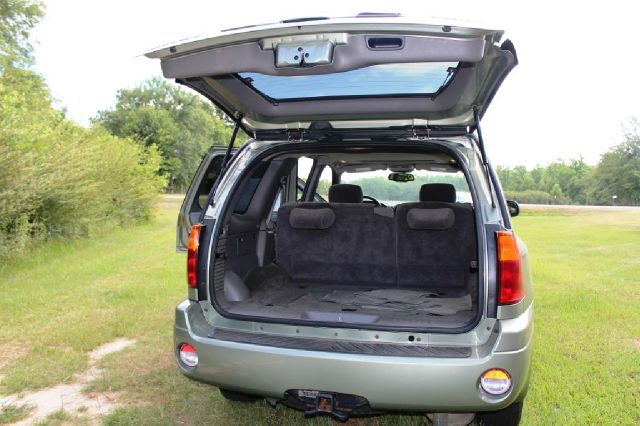 2004 GMC Envoy 4x4 Crew Cab LE