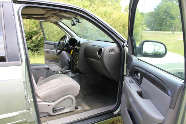 2004 GMC Envoy 4x4 Crew Cab LE