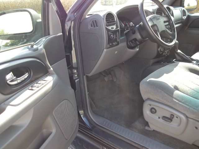 2004 GMC Envoy 4x4 Crew Cab LE