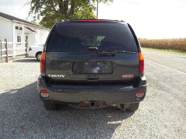2004 GMC Envoy 4x4 Crew Cab LE