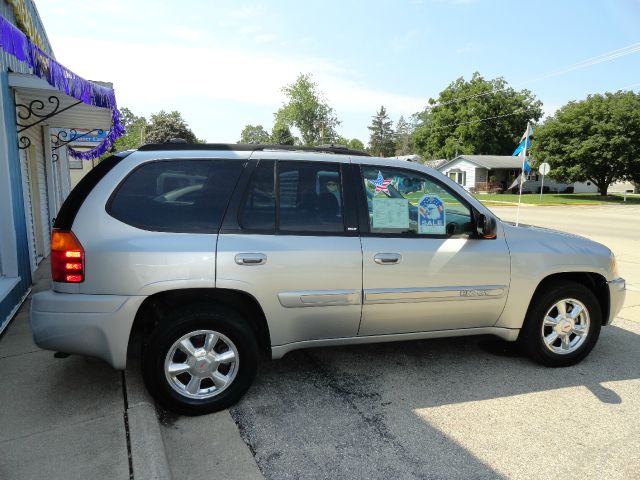 2004 GMC Envoy Wagon SE