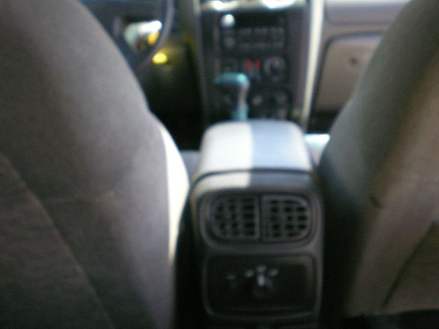 2004 GMC Envoy 4x4 Crew Cab LE