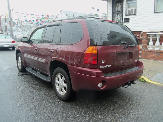 2004 GMC Envoy Wagon SE