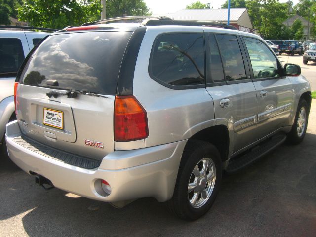 2004 GMC Envoy Wagon SE