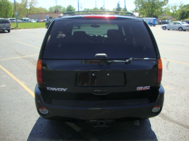 2004 GMC Envoy 4x4 Crew Cab LE