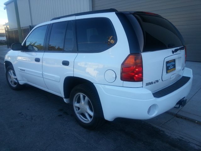 2004 GMC Envoy L.T. 4-w.d. 5.3L