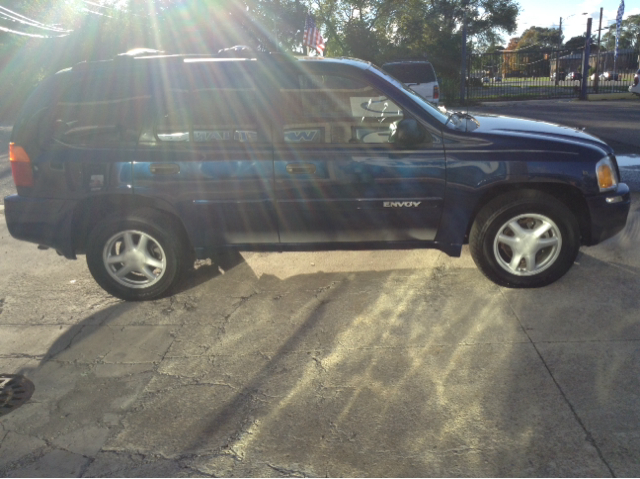2004 GMC Envoy 4x4 Crew Cab LE