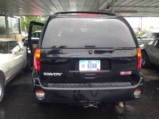 2005 GMC Envoy Wagon SE