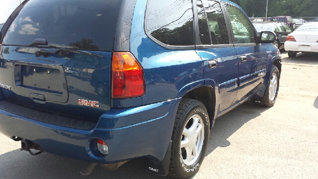 2005 GMC Envoy Wagon SE