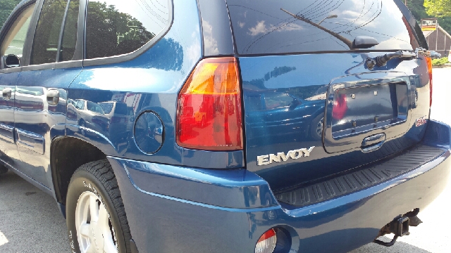 2005 GMC Envoy Wagon SE