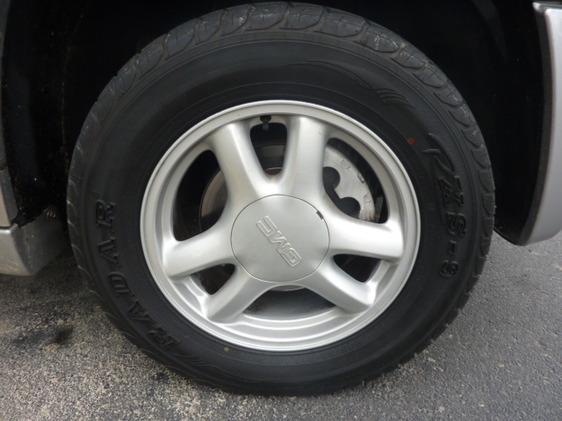 2005 GMC Envoy 4x4 Crew Cab LE