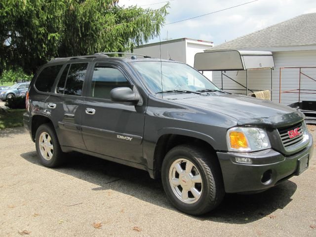2005 GMC Envoy 4x4 Crew Cab LE