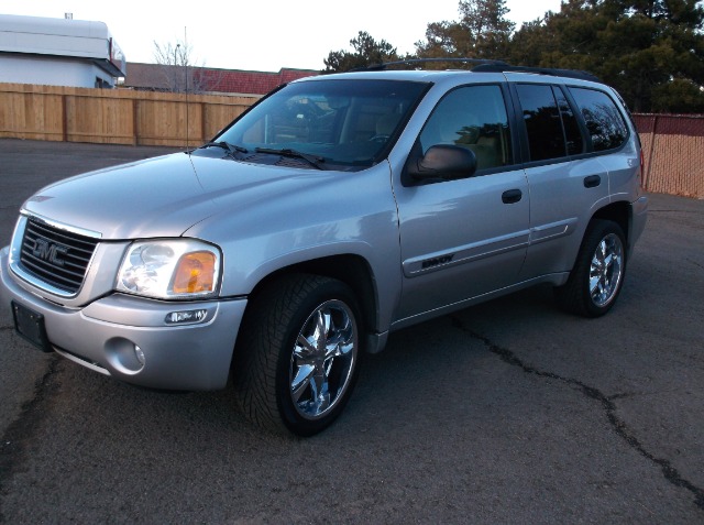 2005 GMC Envoy 4x4 Crew Cab LE
