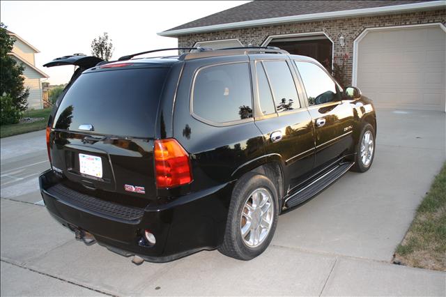 2006 GMC Envoy EX Sedan 4D