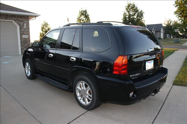 2006 GMC Envoy EX Sedan 4D