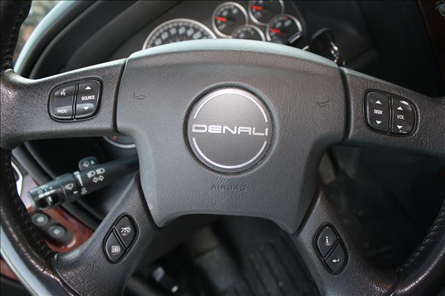 2006 GMC Envoy EX Sedan 4D