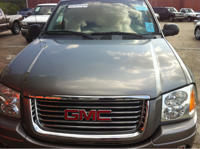 2006 GMC Envoy LS 2500hd CREW CAB 4X4 Diesel