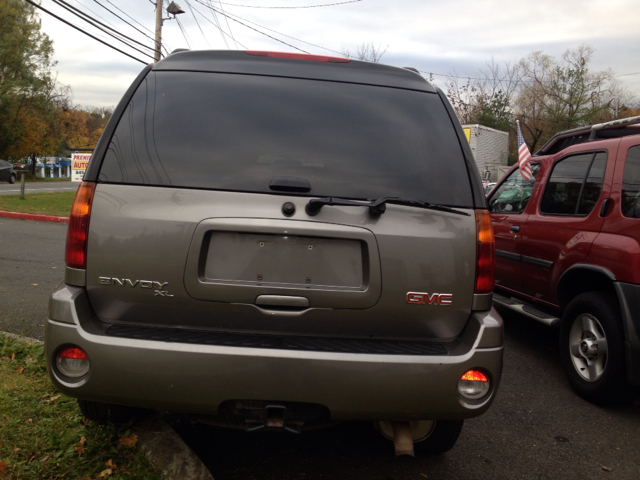 2006 GMC Envoy LS 2500 HD